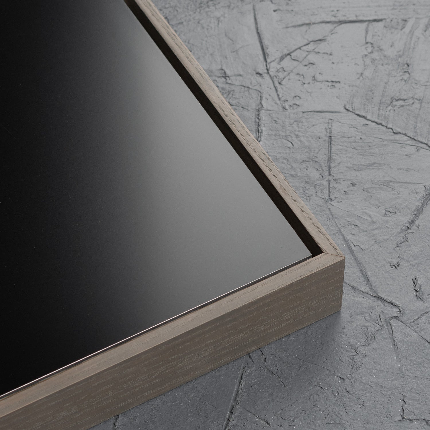 Warm grey floating frame with black aluminium square art panel for acrylic paints, oil paints, structure medium, spray paints, gouache, resin.